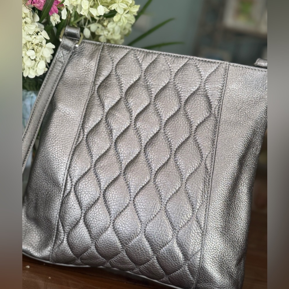 Vera Bradley Metallic Silver Quilted Leather Crossbody Shoulder Bag Purse - Picture 4 of 13